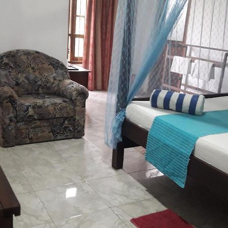 Sea Front Hikkaduwa Apartment Exterior foto