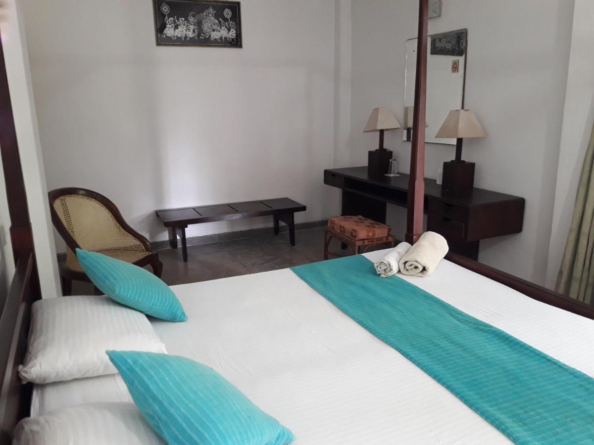 Sea Front Hikkaduwa Apartment Exterior foto
