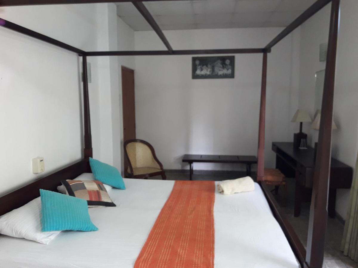 Sea Front Hikkaduwa Apartment Exterior foto