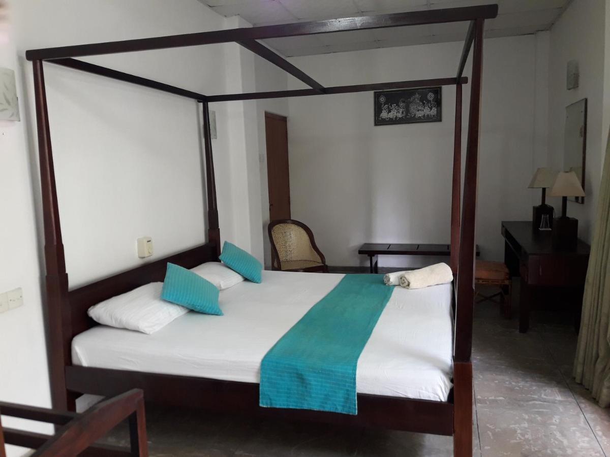 Sea Front Hikkaduwa Apartment Exterior foto