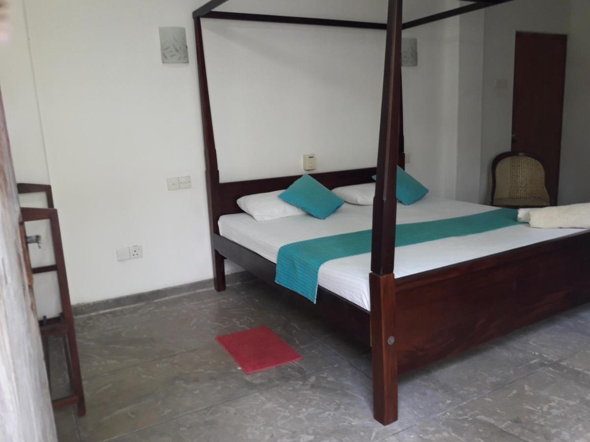 Sea Front Hikkaduwa Apartment Exterior foto