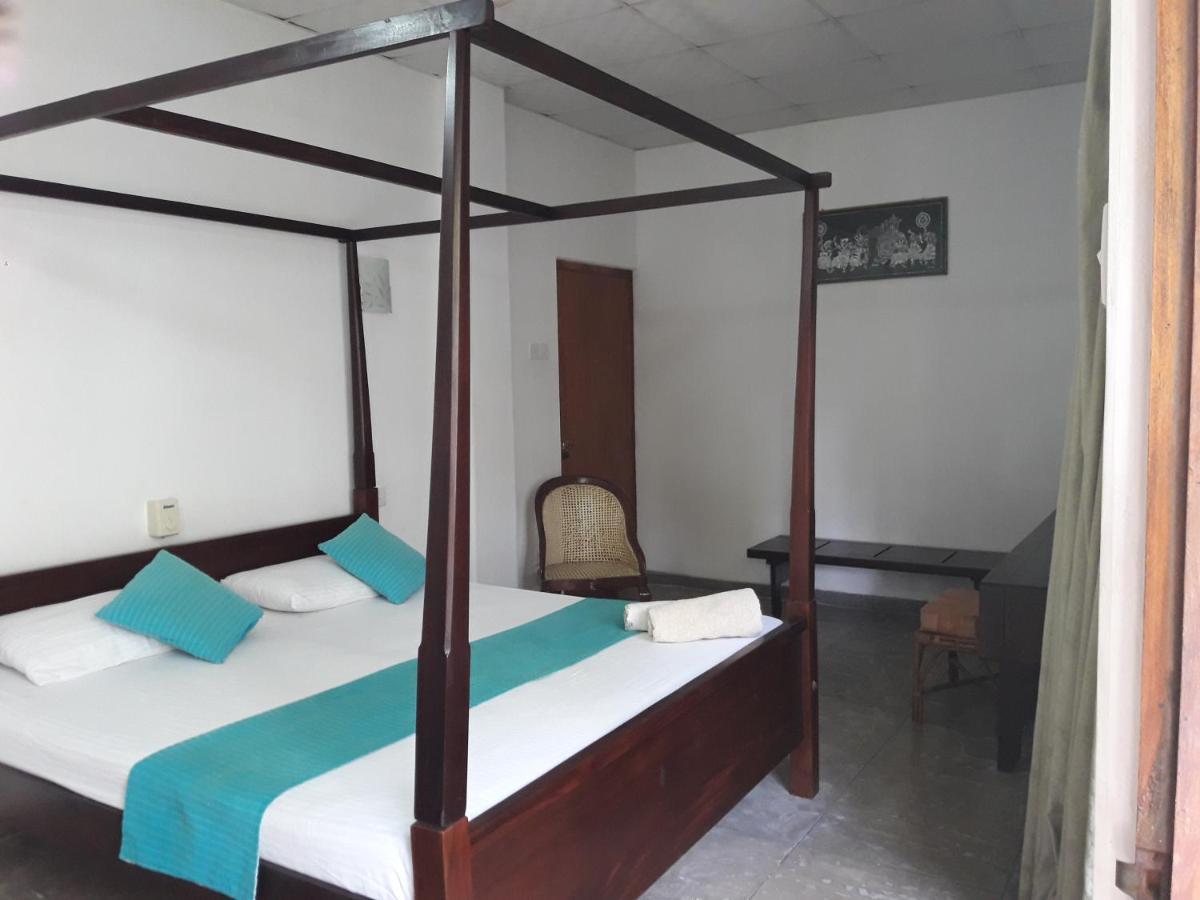 Sea Front Hikkaduwa Apartment Exterior foto