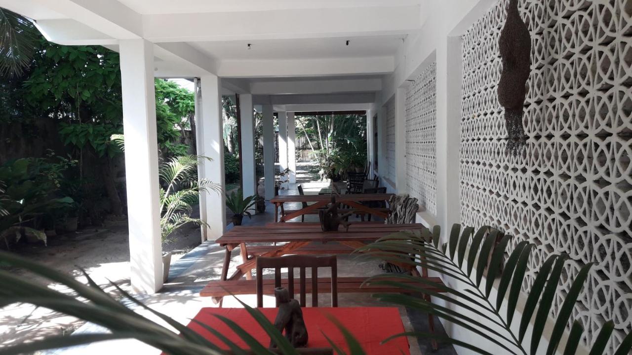 Sea Front Hikkaduwa Apartment Exterior foto