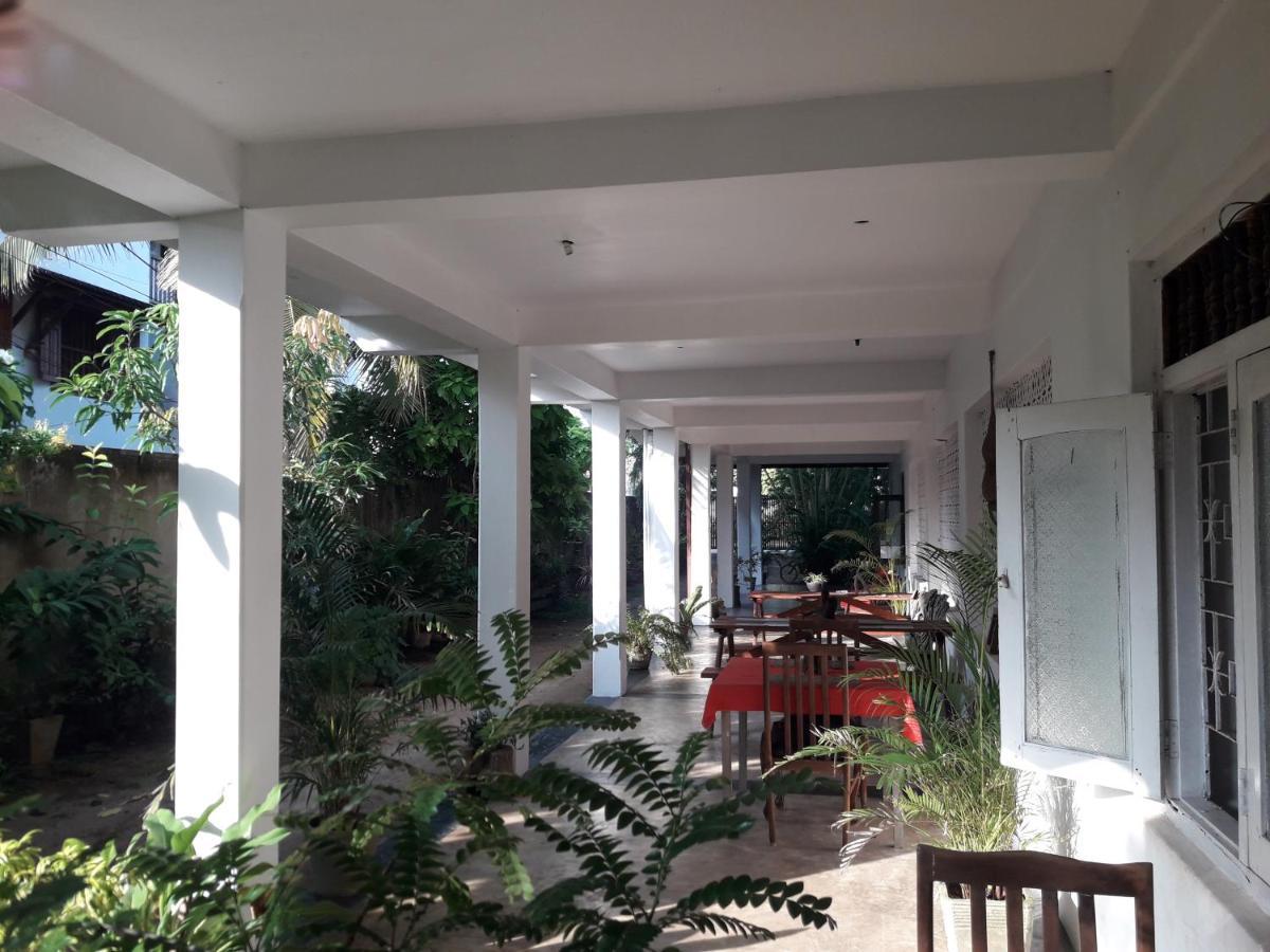 Sea Front Hikkaduwa Apartment Exterior foto
